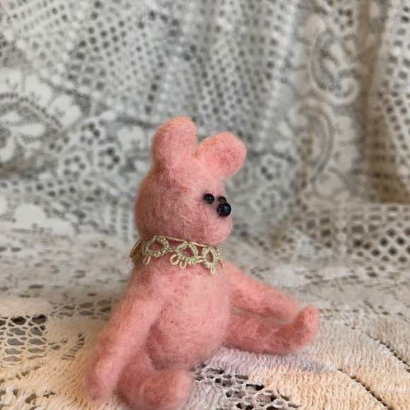 Handmade needle felted teddy bear - Picture 6 of 11